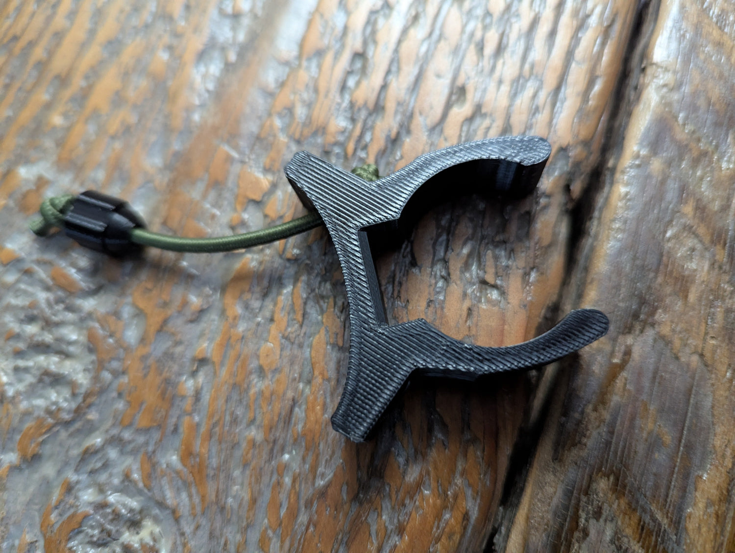 3D Hunting Solutions climbing stick attachment bundler for secure, easy setup on hunting treestands and climbing sticks.
