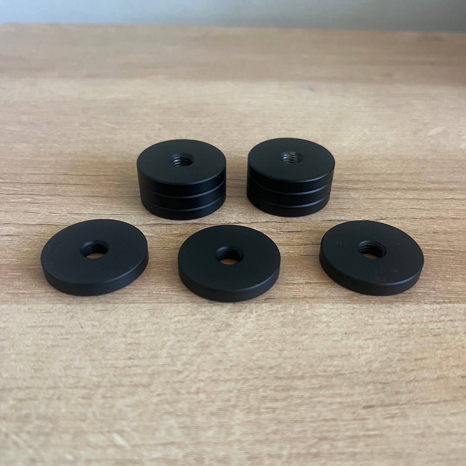 Catalyst Archery 1 oz stabilizer weights with 5/16-inch thread for bow stabilization and balance.