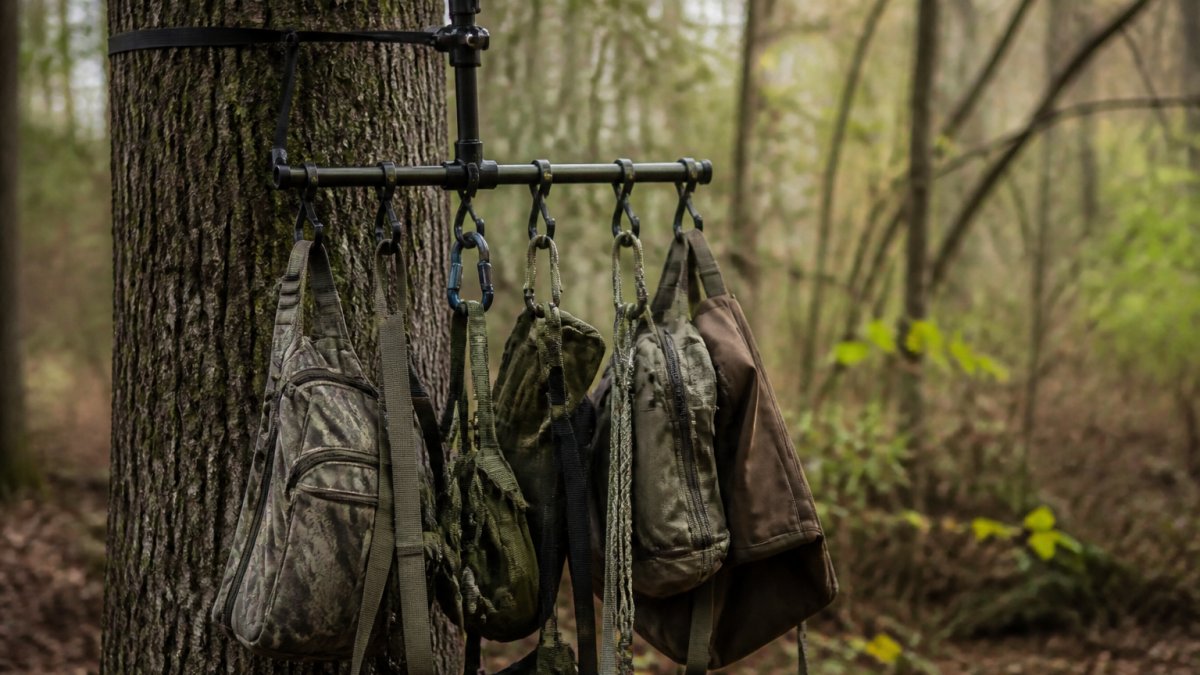 Saddle Hunting Gear Hanger: Setup, Load Limits & Picks