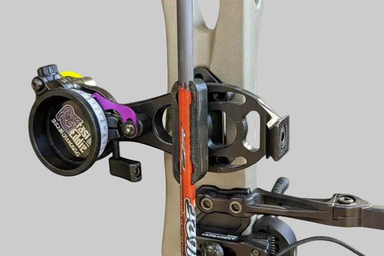 Single Arrow Archery Sight Quiver by 3D Hunting Solutions, compact arrow accessory with adjustable strap and durable design.
