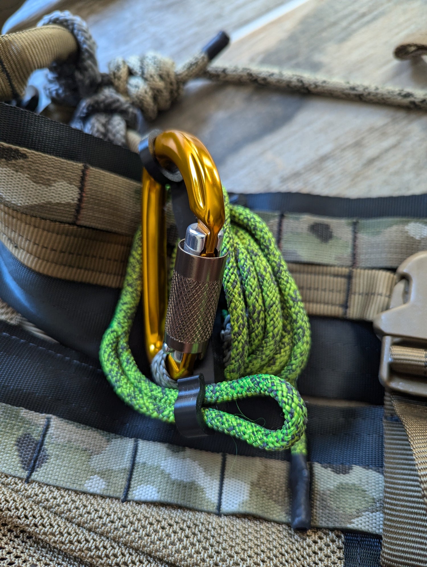 3D Hunting Solutions multi spool rope keeper gear hoist for saddle hunting, showing compact, durable rope storage in action.