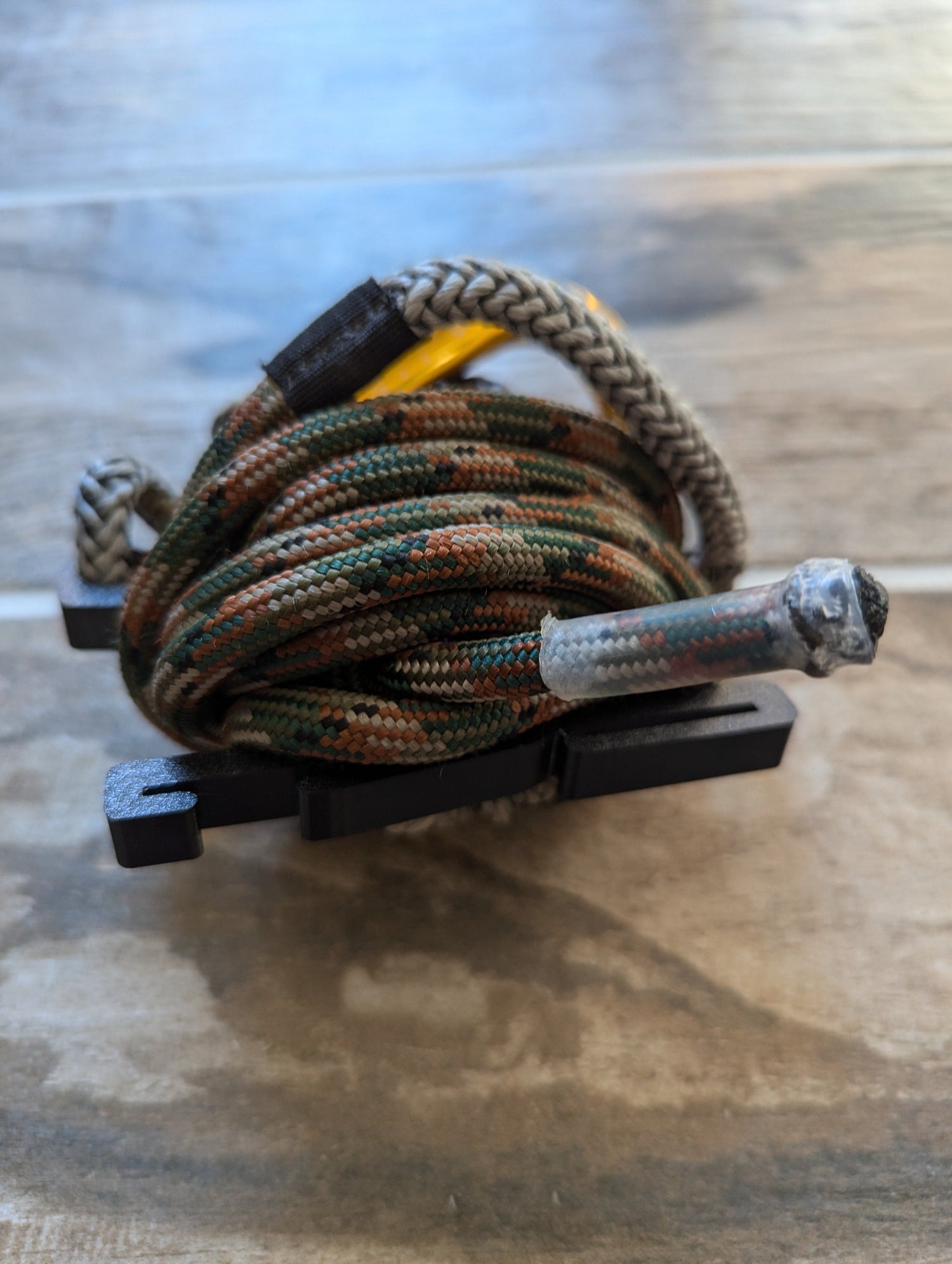 Multi spool rope keeper gear hoist from 3D Hunting Solutions designed for saddle hunting gear organization and easy access.
