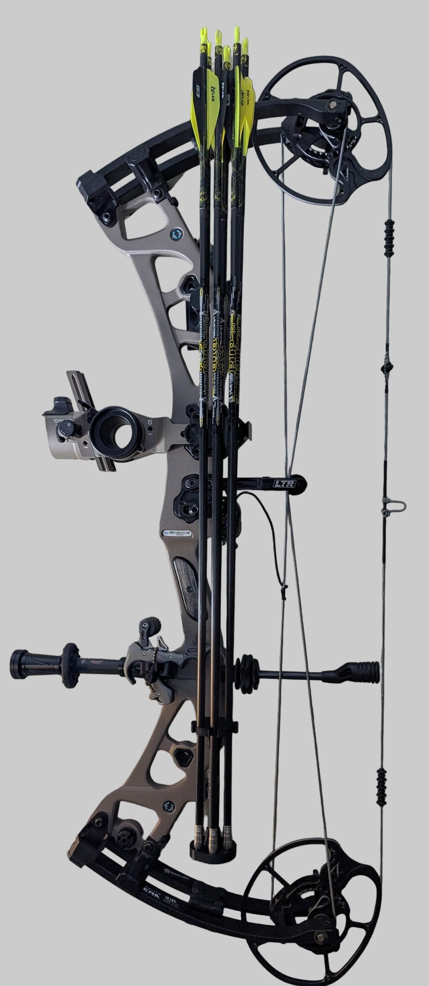 6 Shooter archery arrow quiver by 3D Hunting Solutions holding multiple arrows for hunting or target archery.