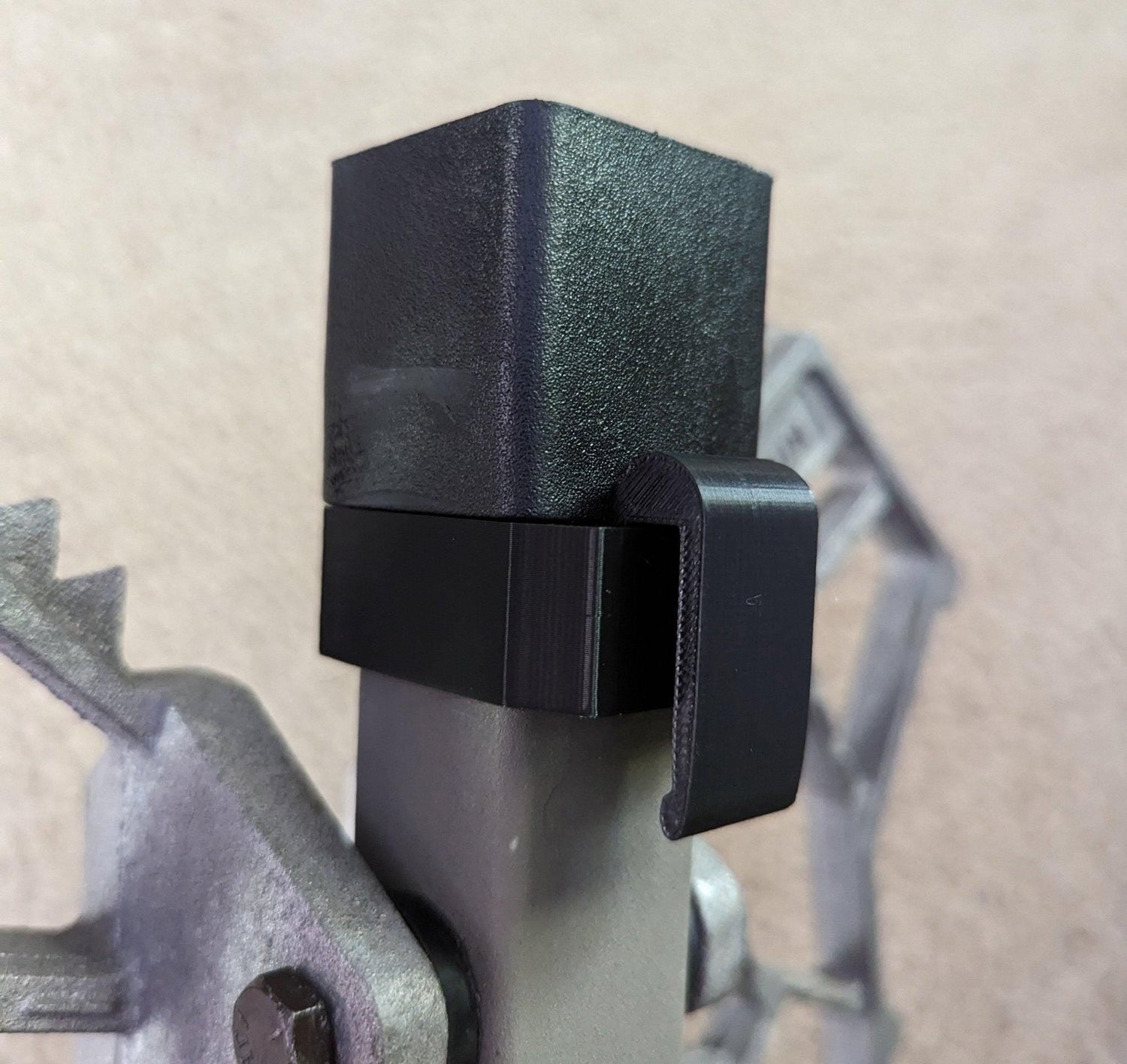3D Hunting Solutions Saddle Platform Caddy for saddle hunting, designed to hold gear and accessories securely in the hunting saddle
