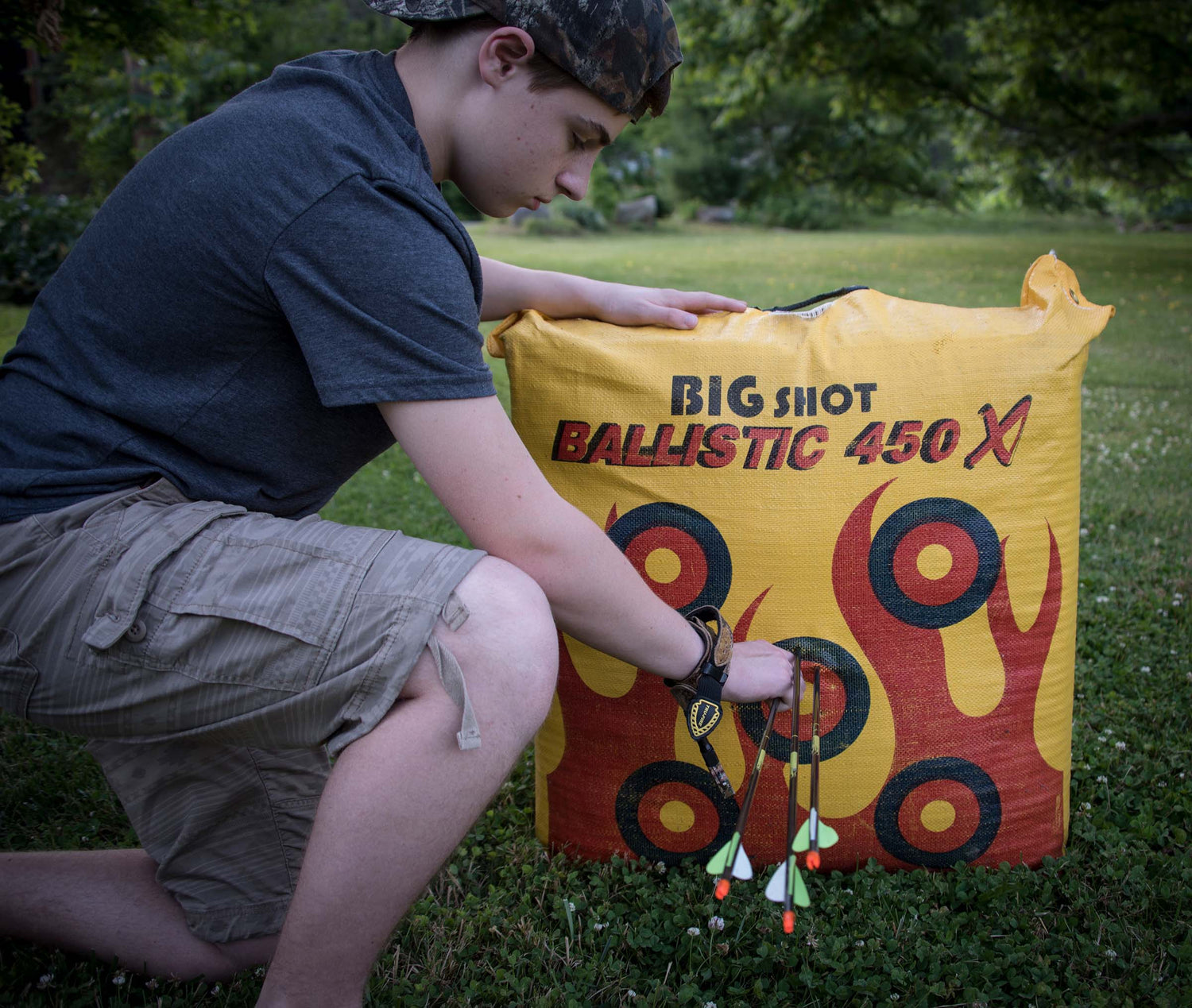 BIGshot Archery Ballistic 450X Bag Target for archery practice, featuring durable bag and block target accessory.