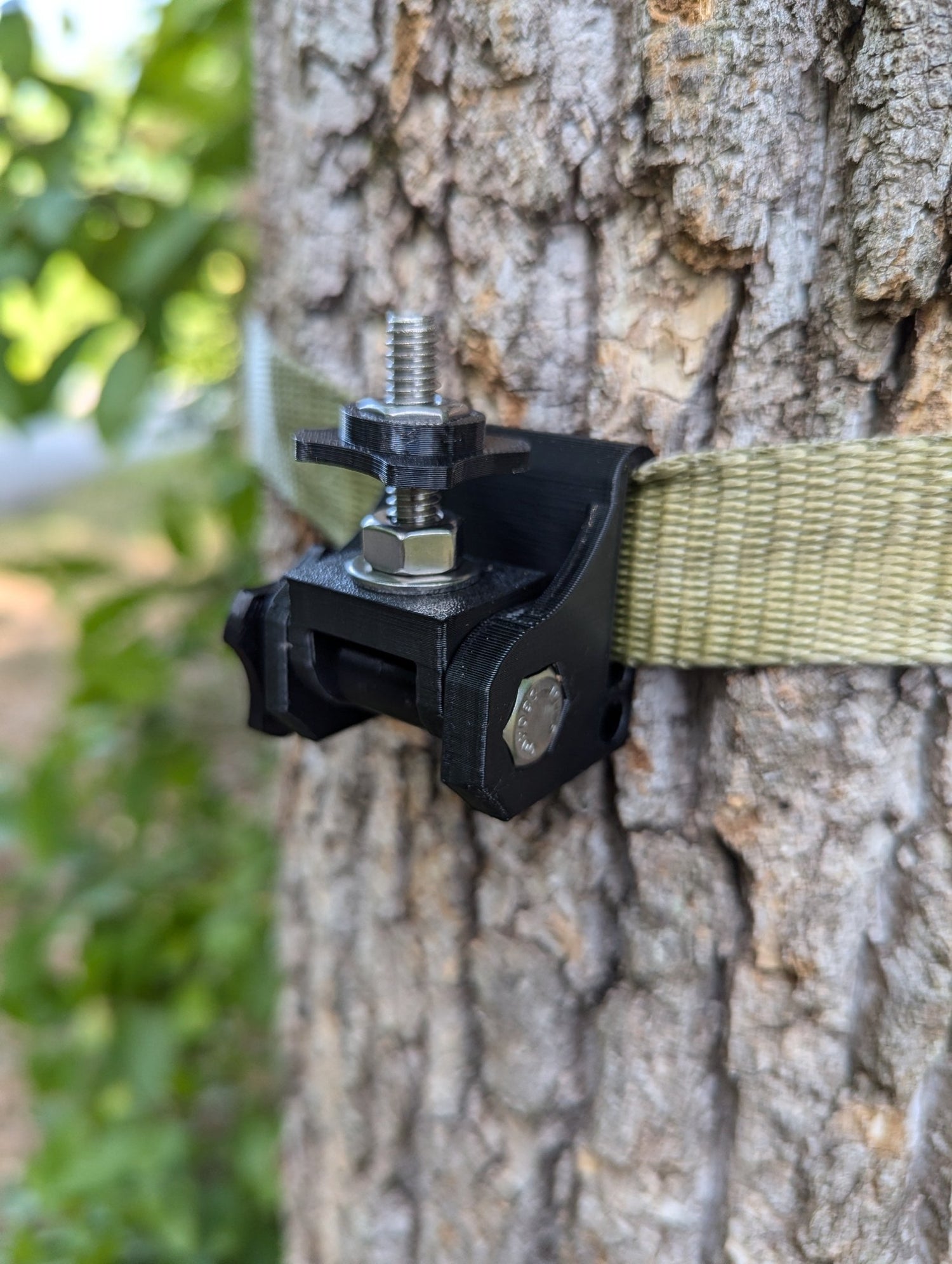 The Silent Roost Trail Camera Mount - 3D Hunting Solutions